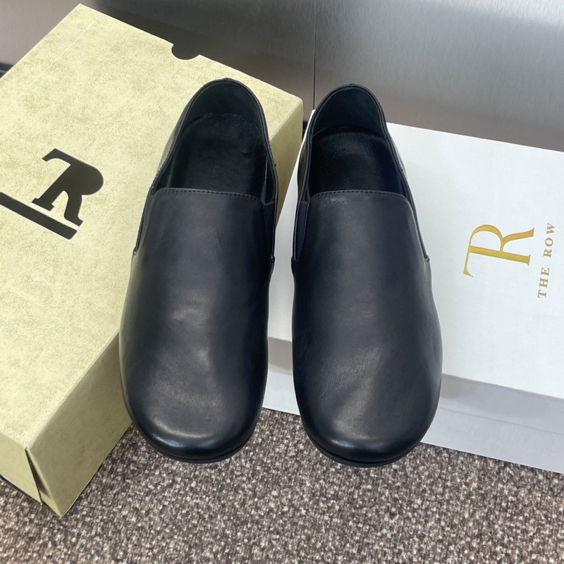 Other flat shoes